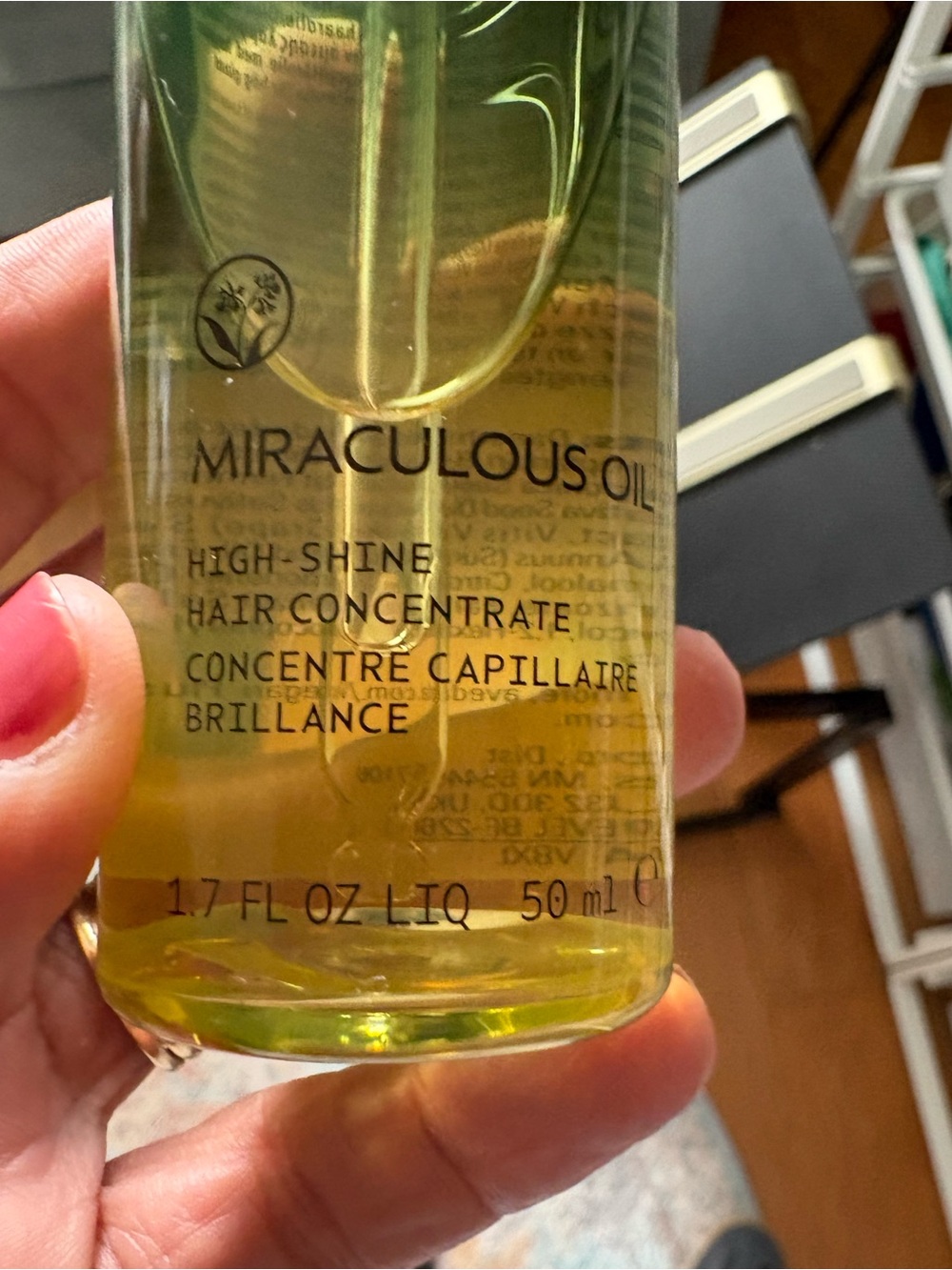 Aveda MIRACULOUS OIL High-Shine Hair Concentrate - Yellow Oil - Picture 2 of 7